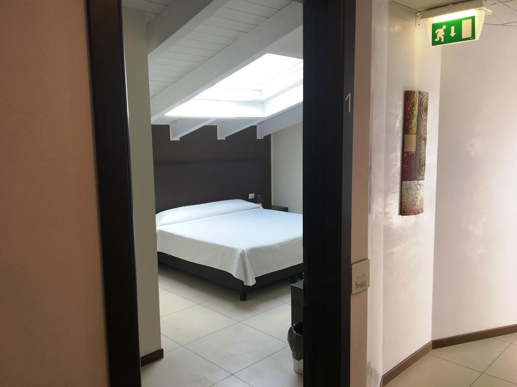 Residenza S.Event B&B Buccinasco Bagian luar foto